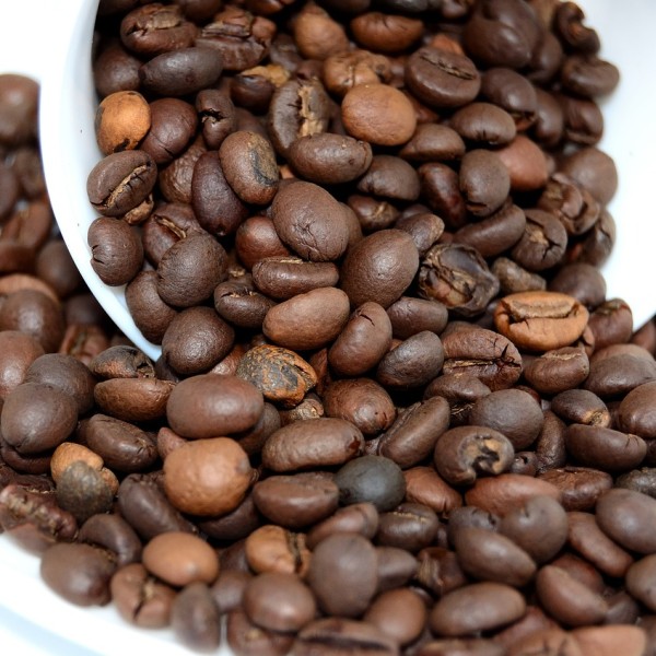 káva je vyrobena z kvalitních kávových zrn, 100% arabica